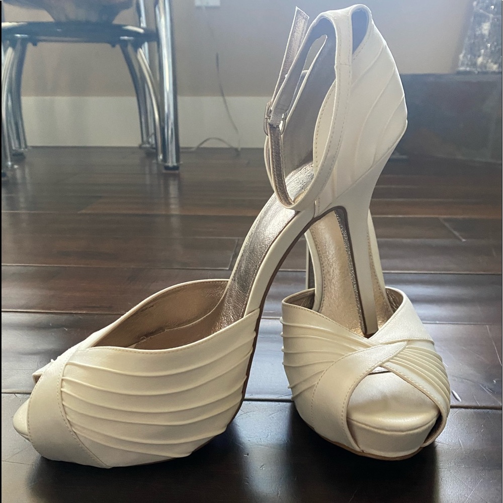 Adrianna Papell Satin Platform Pumps